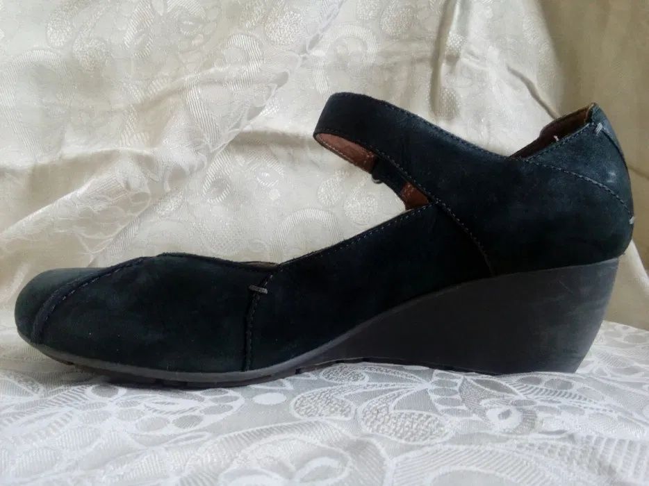 TANIO!!! pantofle, czułenka na koturnie CLARKS r:37/ost1.