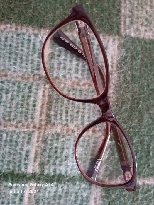 Armação excelente, como nova. Pouco uso.