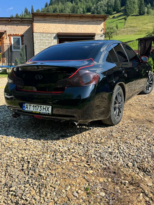 Автомобіль Інфініті