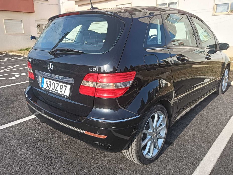 Mercedes B200 Designo impecável com poucos km foto 3