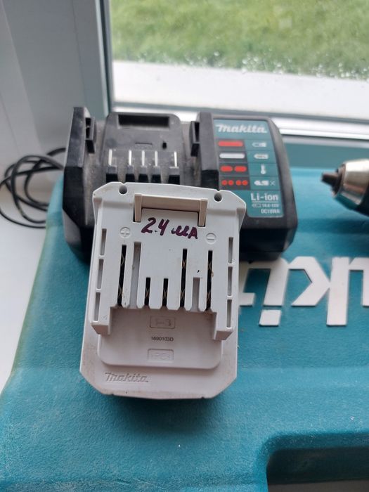 Шуруповерт Makita