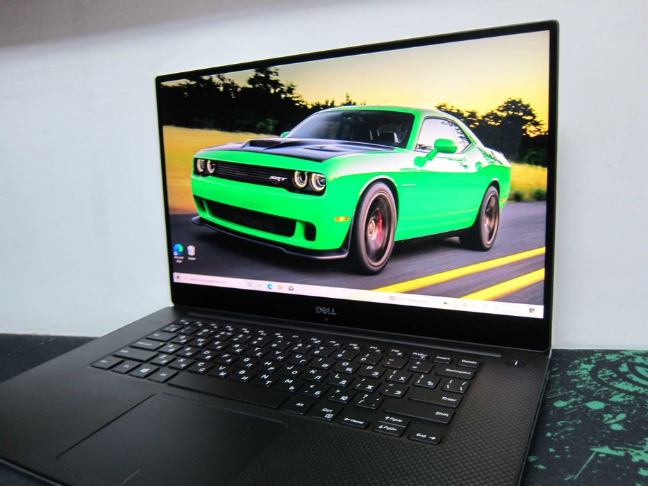 Dell Precision 5520/Intel Core I7 6820Hq 3.60 GHz/ram 16/15.6" IPS 1920 x 1080 Sharp/SSD 512