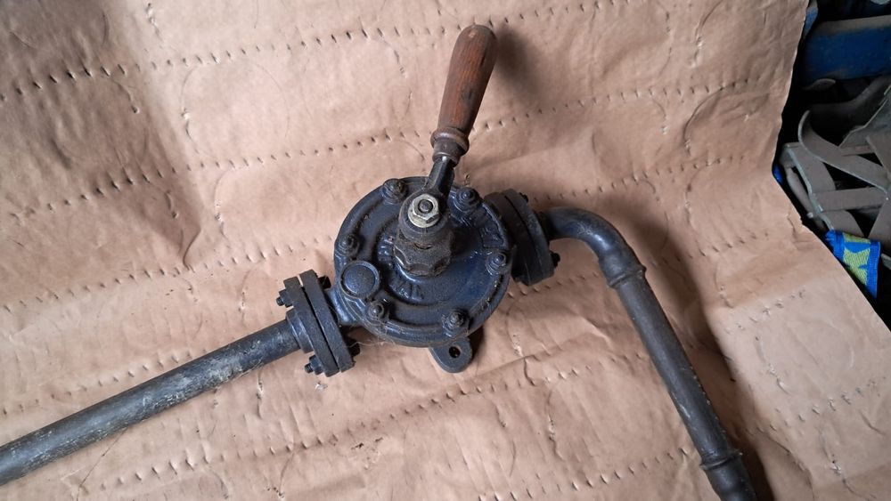 pompa ręczna do oleju paliwa sprawna stan bardzo dobry