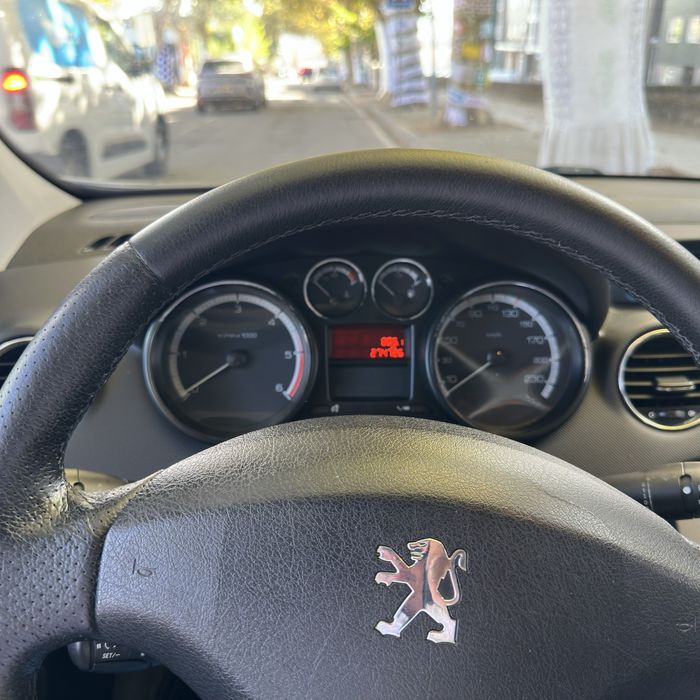 Peugeot 308 1.6 hdi 110cv