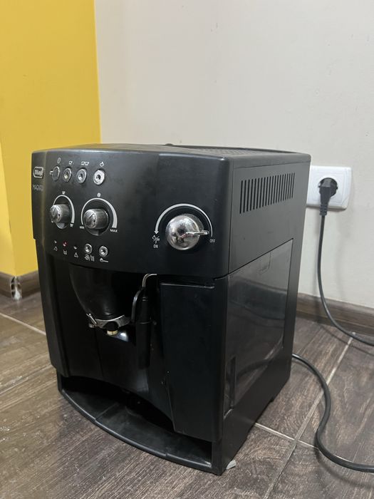De’Longhi Magnifica (ESAM 3000 / 3200), автоматична, зернова