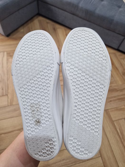 Nowe sneakersy Mohito roz. 36