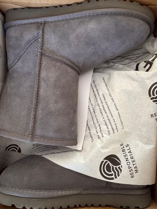 Vendo Botas UGG cinza