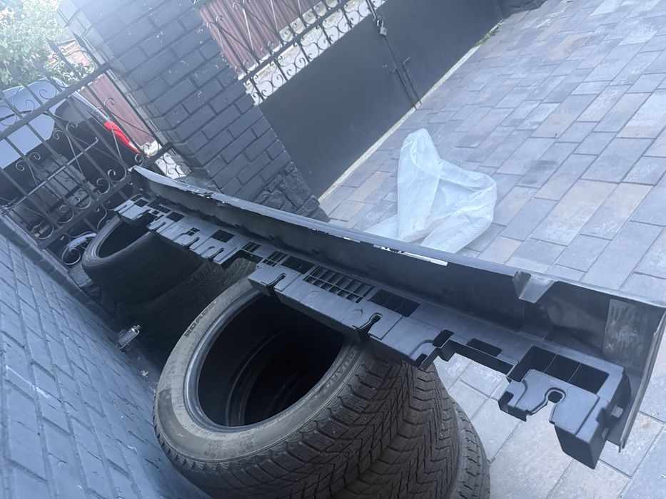 Порог лівий mercedes GLS
