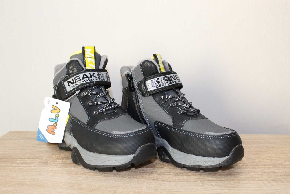 Підліткові демісезонні черевики M.L.V (розмір 33 - устілка 21.5 см)