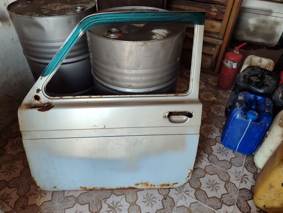 Нива дверь левая