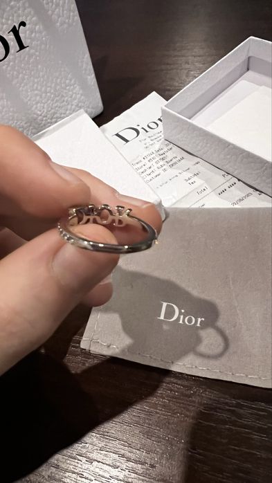 Srebrny pierścionek Dior
