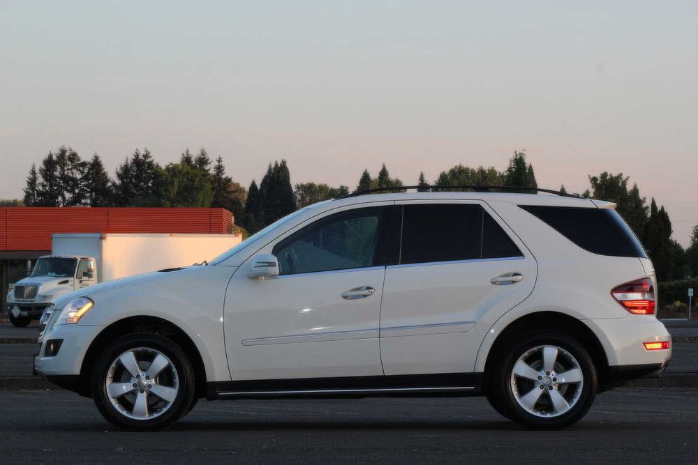 Mercedes-Benz M-Class Ml 350 4Matic      2011