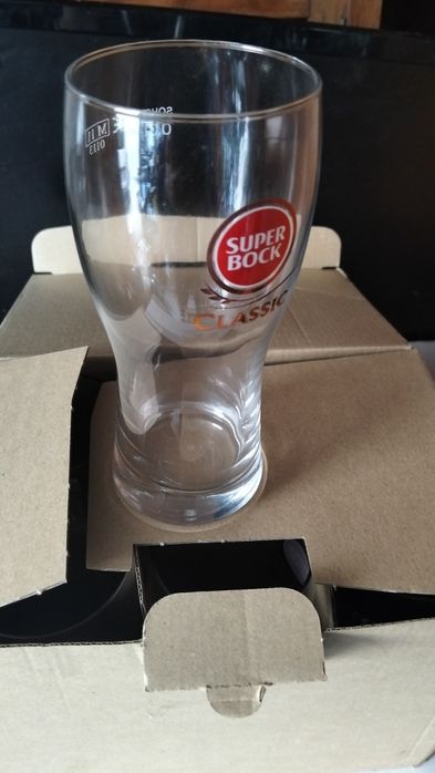 Vários tipos de copos , 5€ cx