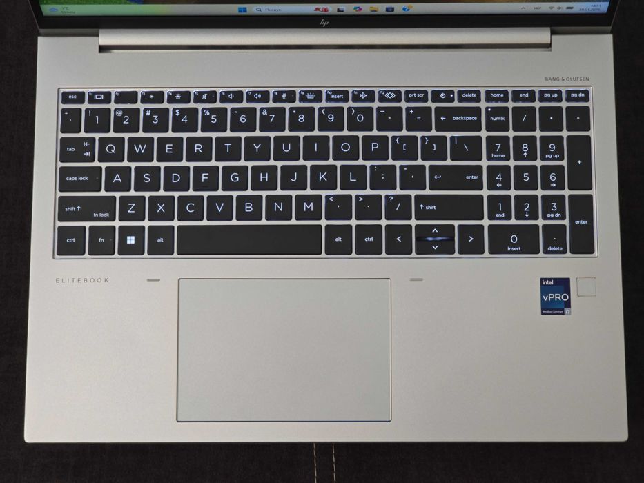 HP EliteBook 860 G10 (16" FHD+ 100% sRGB/ i7-1365U/ 16 DDR5/ 512 NVMe)