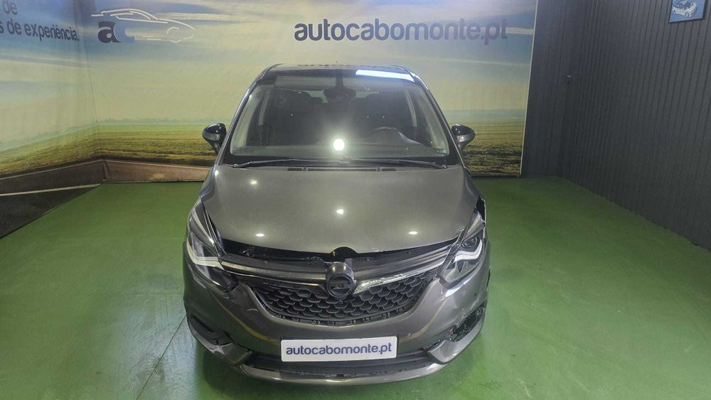 Opel Zafira 1.6 CDTI 7 lugares - Salvado