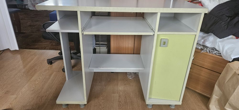 Burko szaro seledynowe