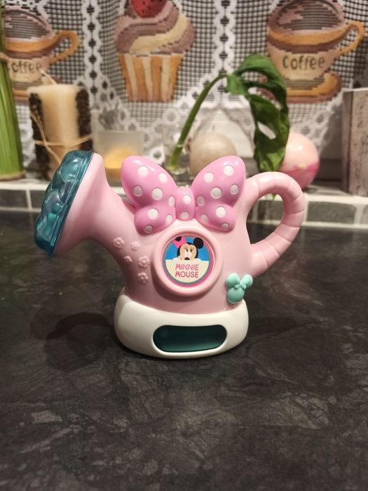 Interaktywna konewka marki Clementoni