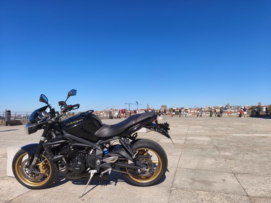 Triumph Street Triple 675R 2011