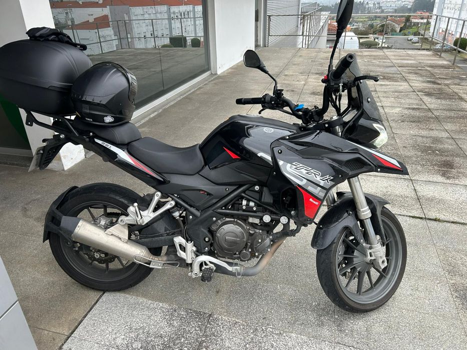 Moto Benelli trk 251