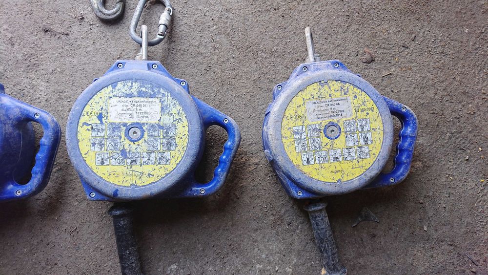 Urządzenie samohamowne PROTEKT (amortyzator i szelki bezpieczeństwa)