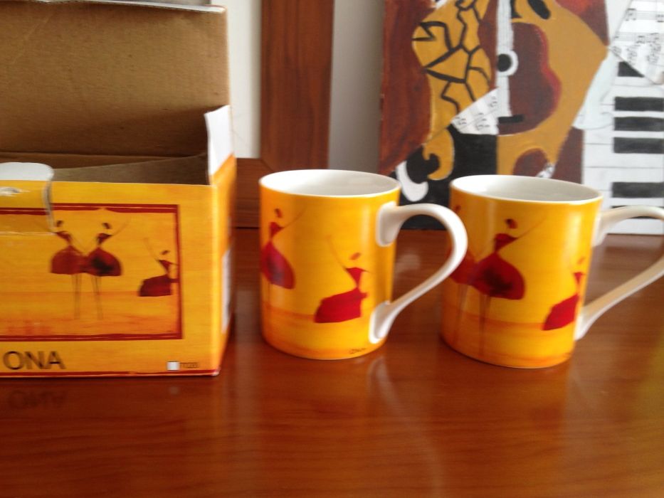 saleiro, chávenas, pote, etc...