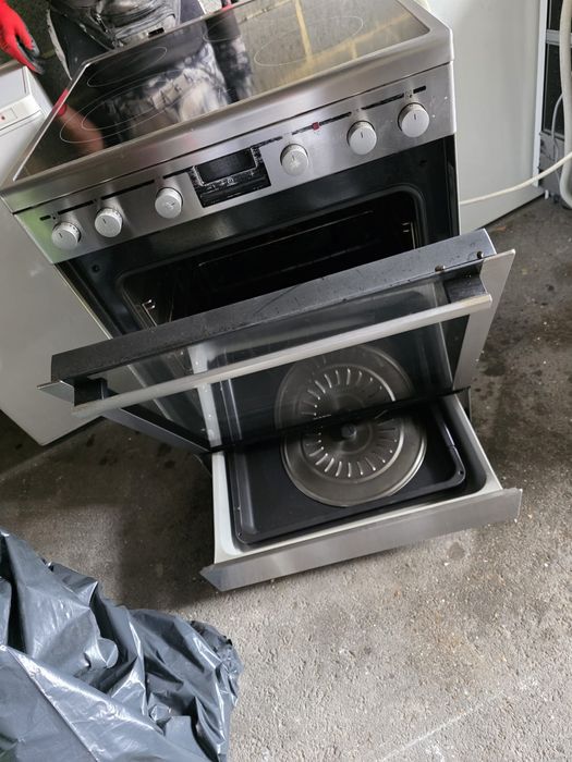 Fogão eléctrico com forno