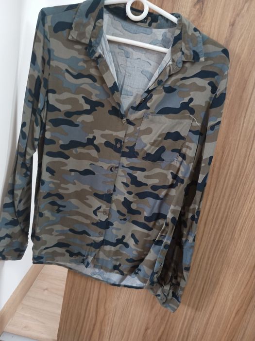 Koszula damska w stylu militarnym