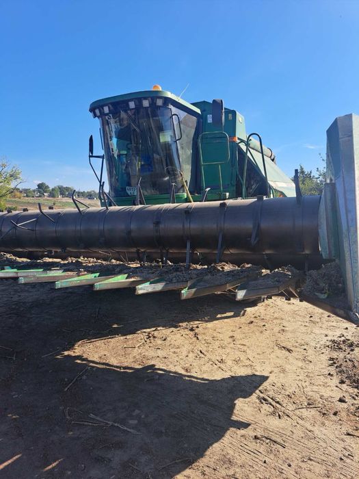 Комбайн John Deere 9500