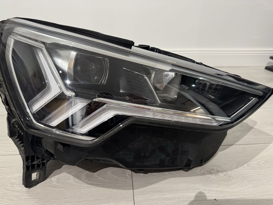 Lampa Full LED Audi Q3 F3 Orginalna