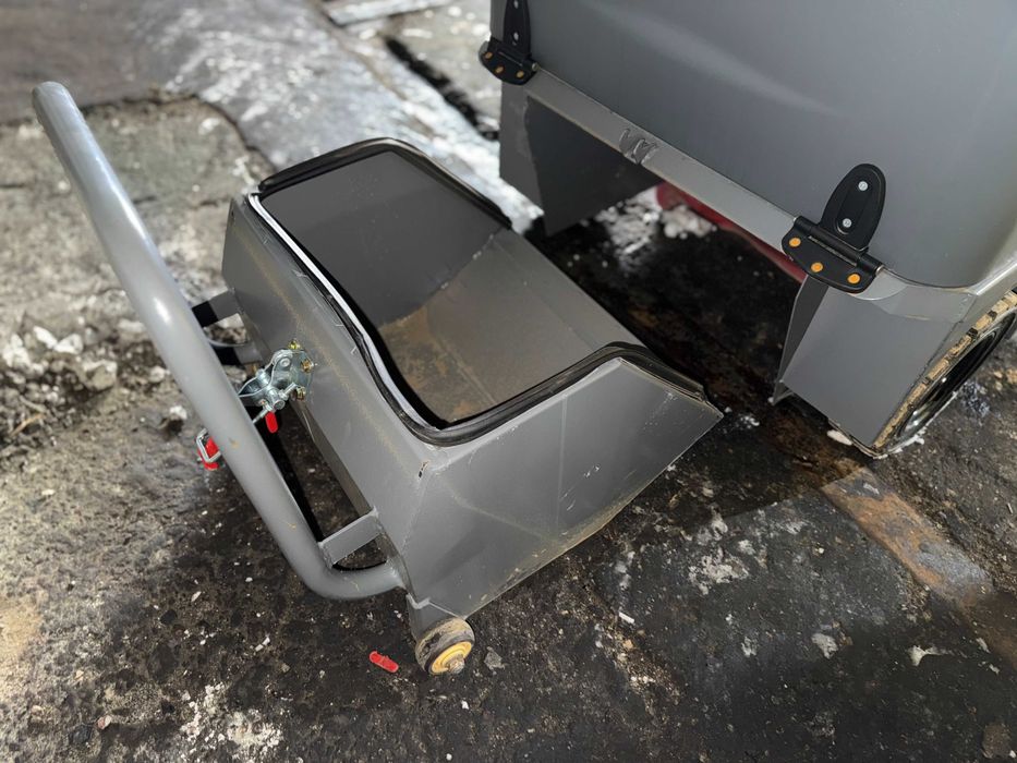 Нова електрична прибиральна машина для відкритих/закритих територій