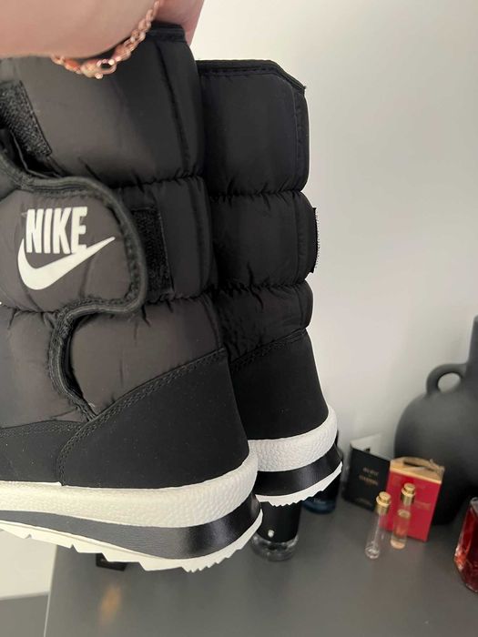 Сапоги дутики женские, черные, на липучке Найк