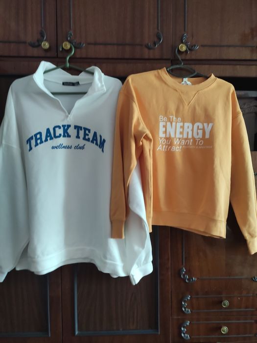 Свитшот , белого и жёлтого цвета