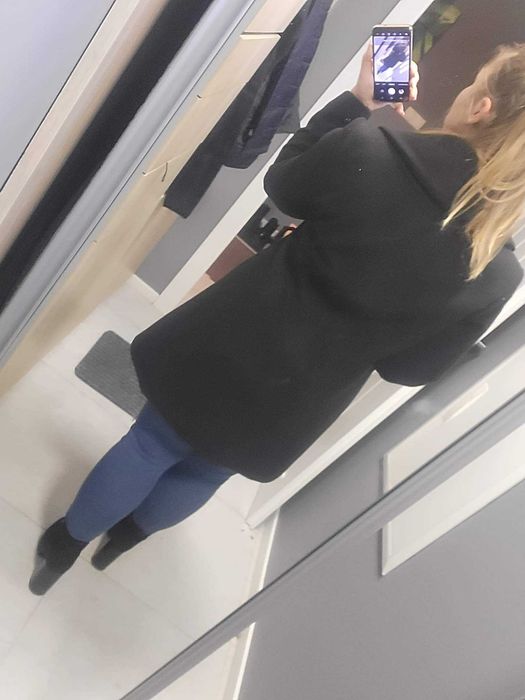 Ocieplany płaszcz flauszowy .