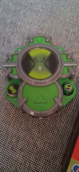 Máquina de fazer bonecos do Ben 10