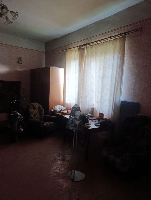 Продам пів будинку смт Буштино