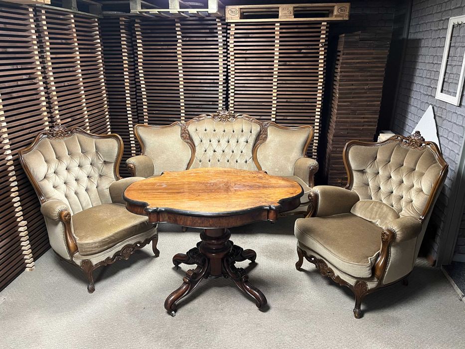 Komplet Ludwikowski: 2 fotele, sofa, stół; w stylu meble Ludwik XVI