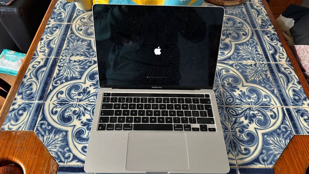 MacBook Pro M2 8GB494528500440780800