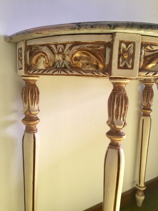 Mesa de Madeira de Pinho com Tampo feito de Pedra Mármore