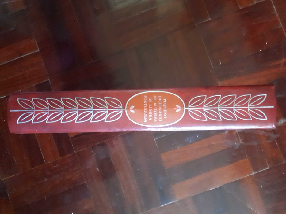 Pequeno Dicionário de Autores de Língua Portuguesa