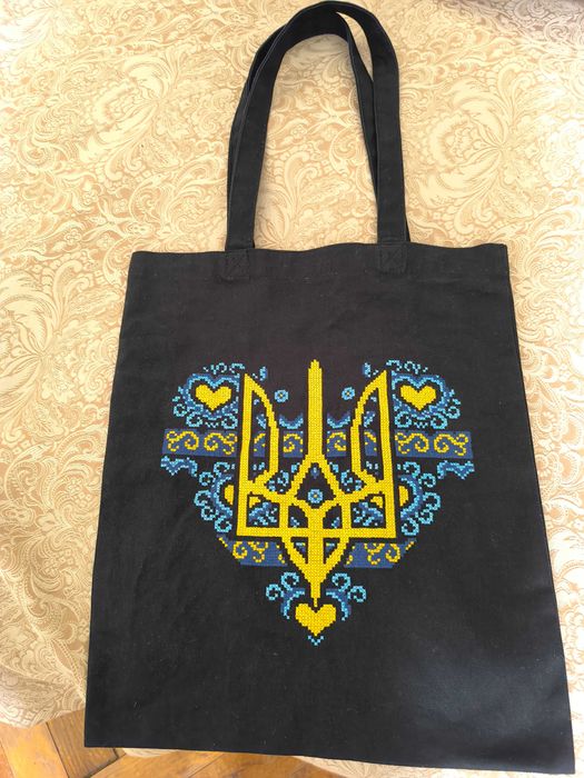 Шопер чорний (ручна вишивка), 40*35 см, довжина ручок 60 см