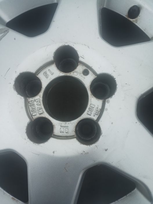 Felgi aluminiowe 15-110 z oponami