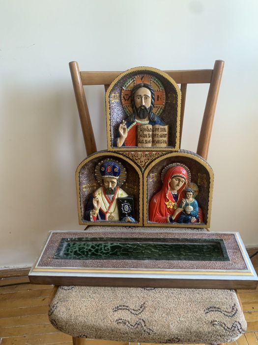 Іконна з підставкою