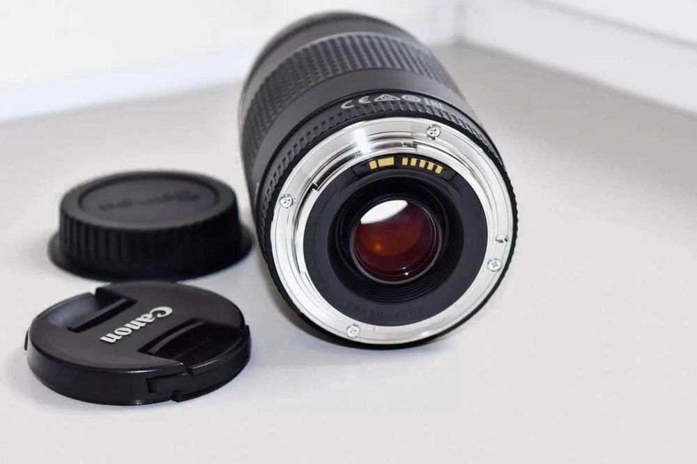 Об’єктив Canon EF 75-300mm f/4-5.6 III