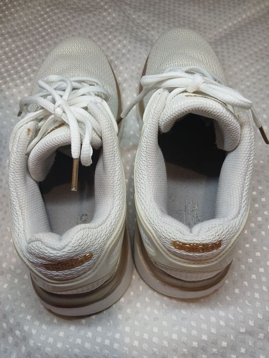 Легкі жіночі кросівки Adidas
