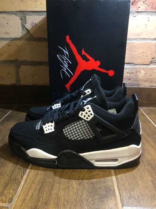Jordan 4 Retro White Thunder R.46