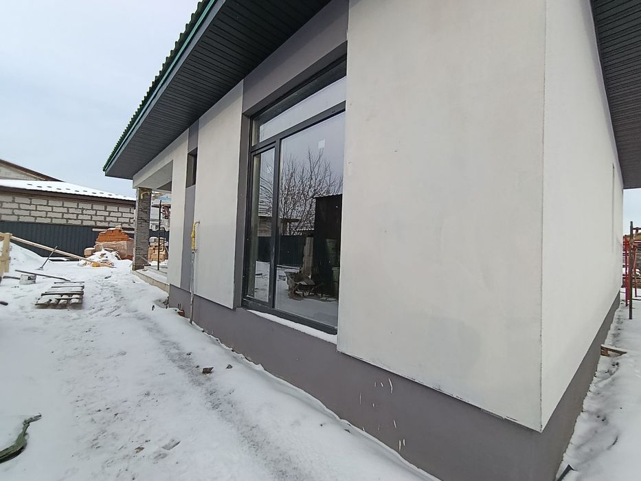 Новий будинок в передмісті Києва, Є-ОСЕЛЯ