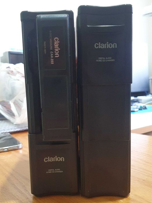 Leitor de 6 cd's Clarion para Peugeot / Citroen
