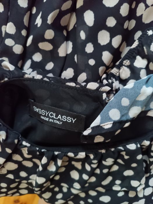 Włoska sukienka Sissy Classy | Czarna w beżowe grochy | Falbany | Made