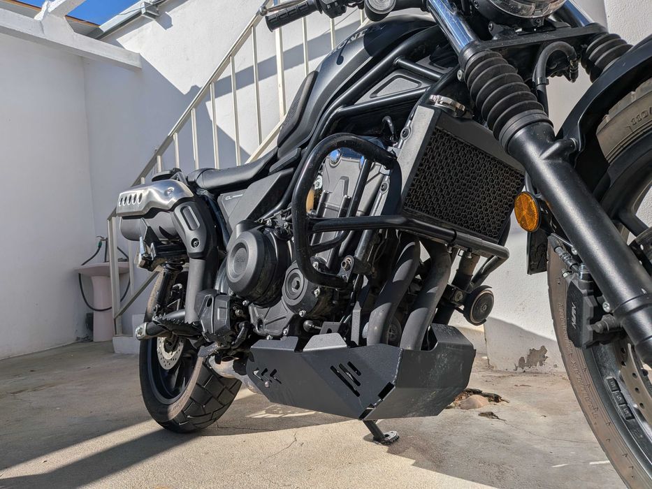 Honda CL 500 Setembro 2024 apenas 3687Km sistema localização MapIt (210€).  Mota de garagem como nova apenas um proprietário. Preço: 5,710€ sem extras
