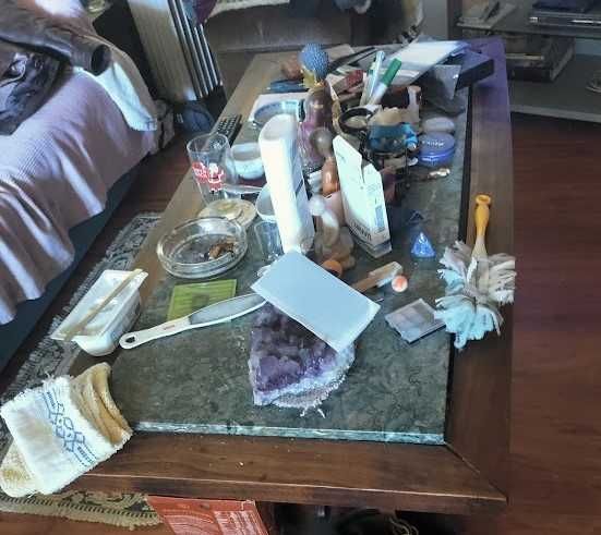 Mesa de centro com tampo em mármore
